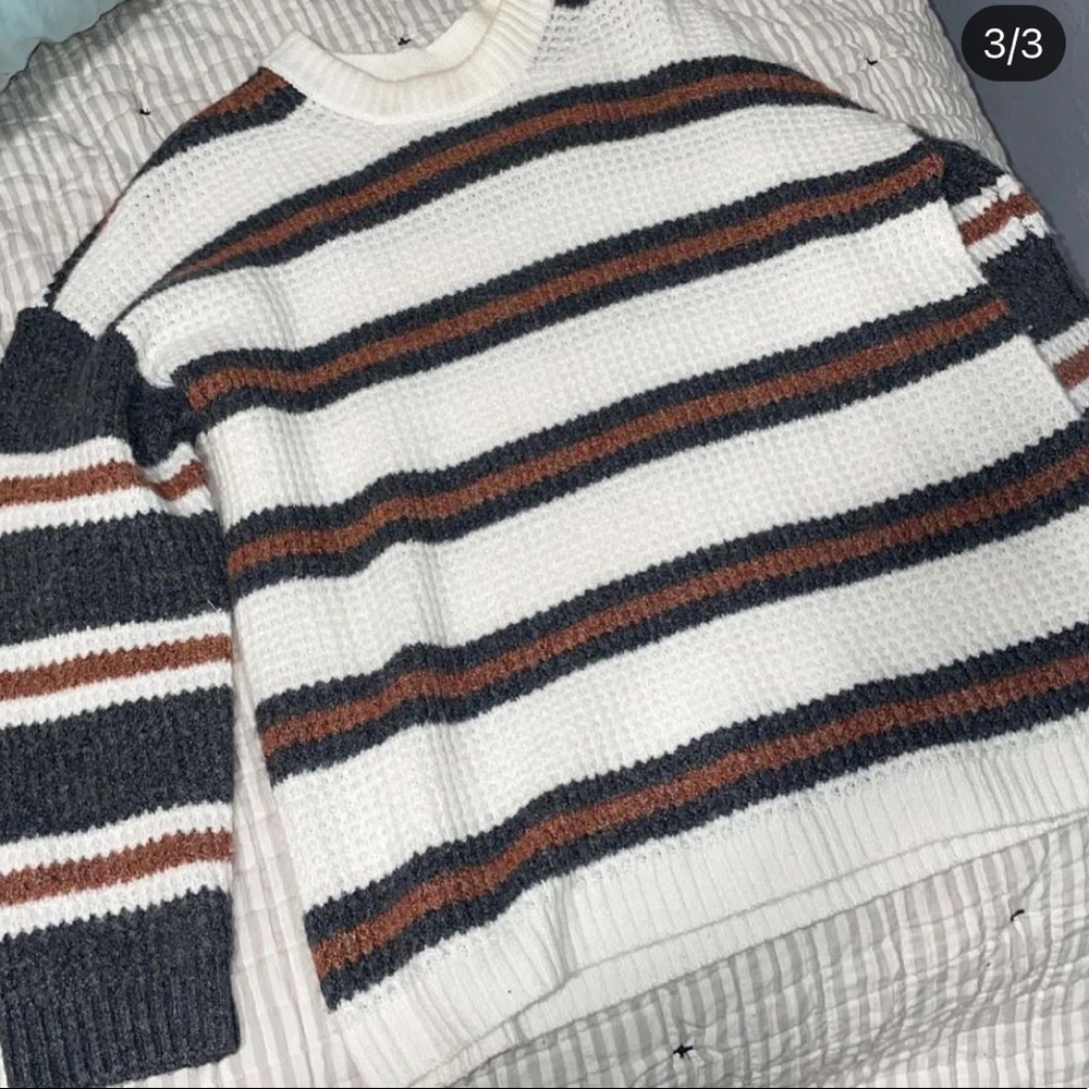 American Eagle sweater